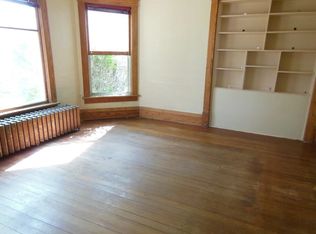 608 E 4th St, Neligh, NE 68756