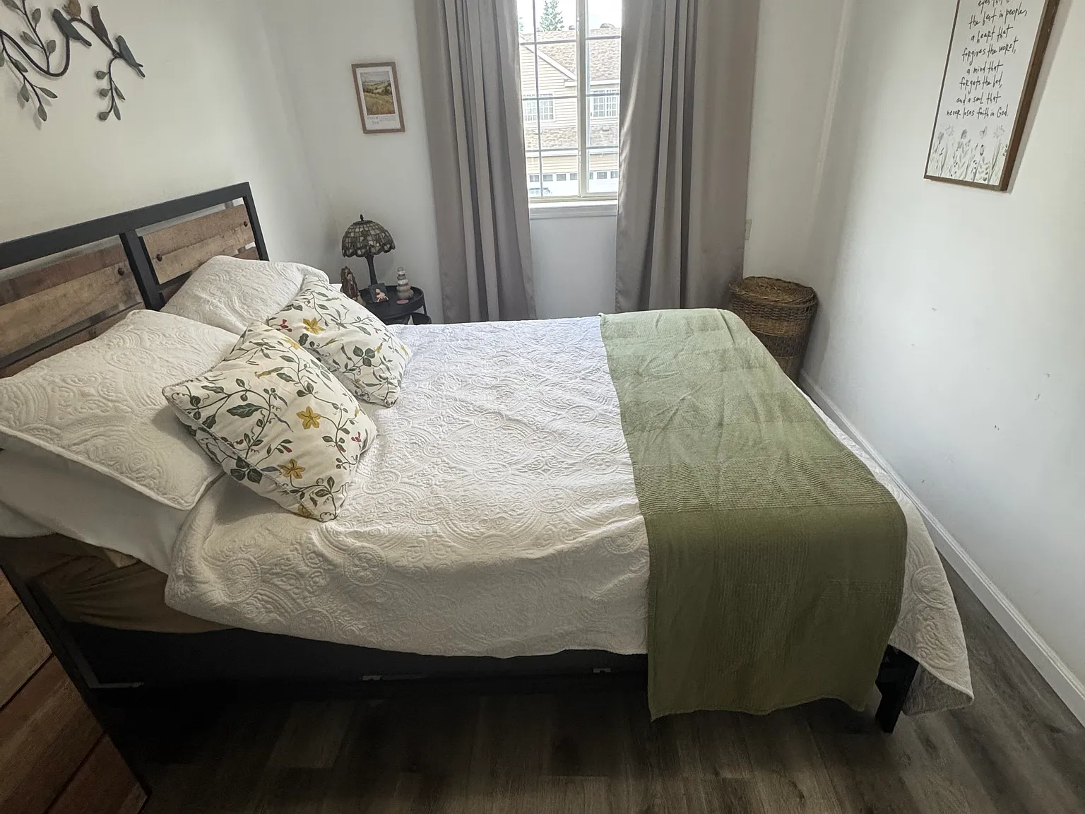 3 bed, 1385 sqft, $2,300 — Photo 3
