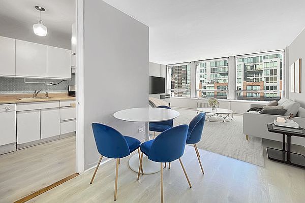 1st image of 300 E 33rd St APT 6G