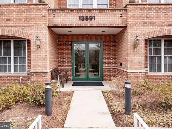 3rd image of 13891 Chelmsford Dr APT 211