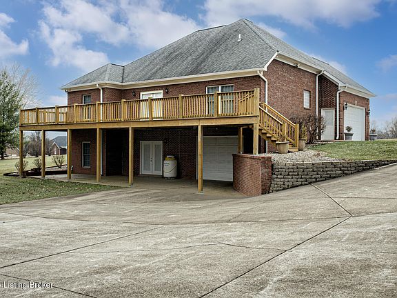 3rd image of 222 Sarah Elizabeth Way