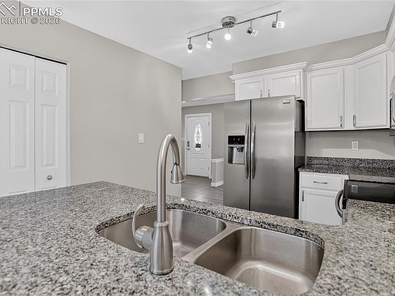 4th image of 2416 Garden Way