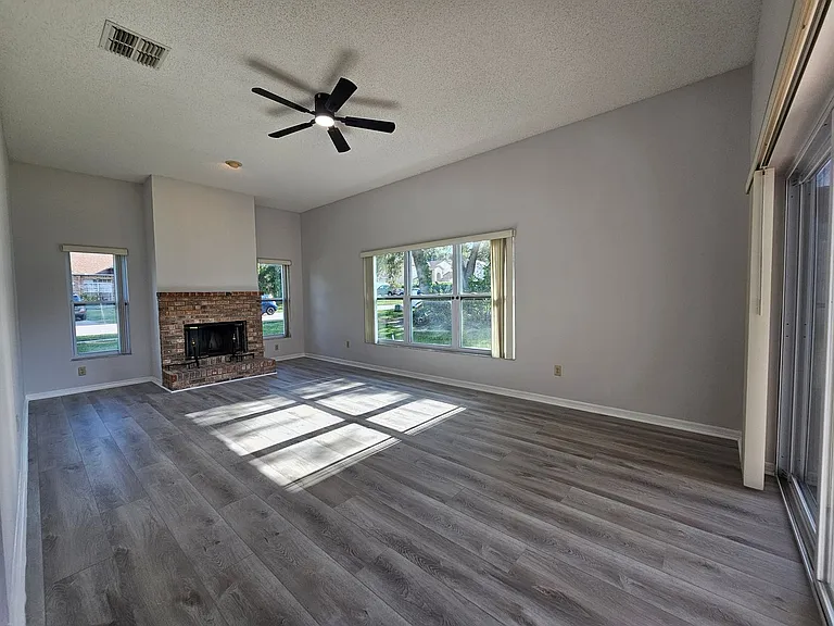 6506 Canterlea Dr — Photo 12