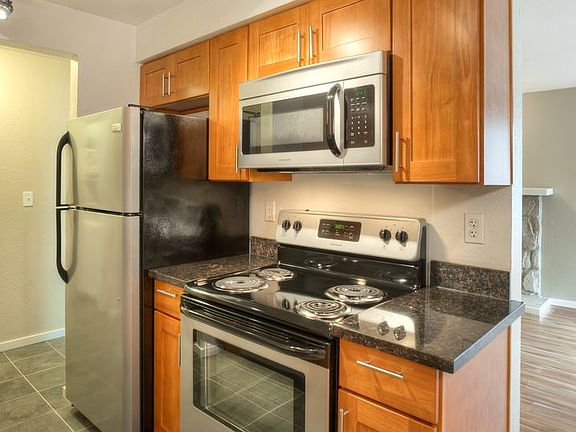 4th image of 12003 15th Ave NE #6360490