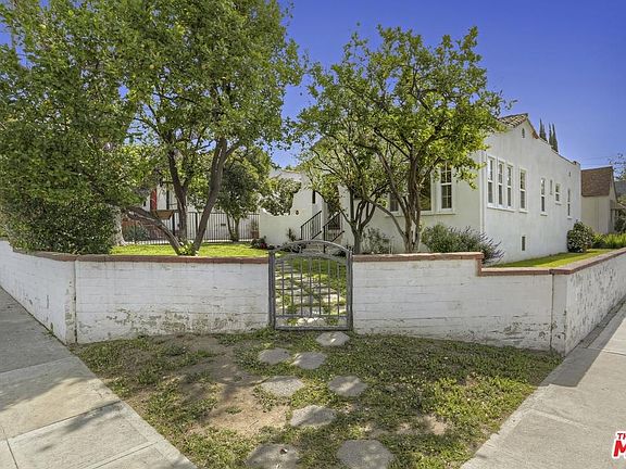 2nd image of 1004 E Magnolia Blvd