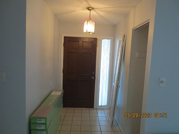 5th image of 2402 E Timberlane Dr