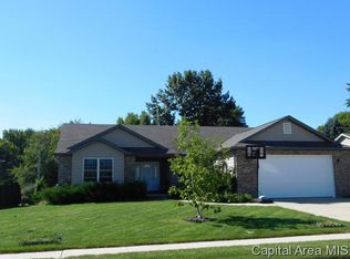 1908 Persimmon Ave, Chatham, IL 62629