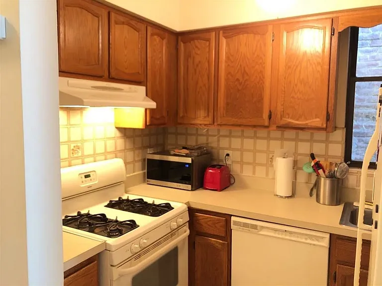 496 Pavonia Ave #B3 — Photo 10