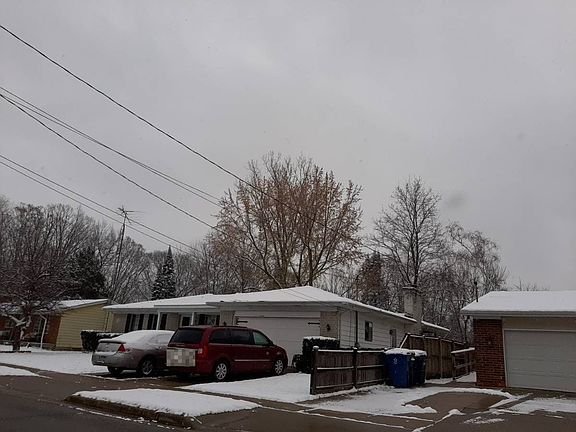 2nd image of 246 Leroy St