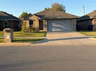 11513 SW 8th Cir, Yukon, OK 73099
