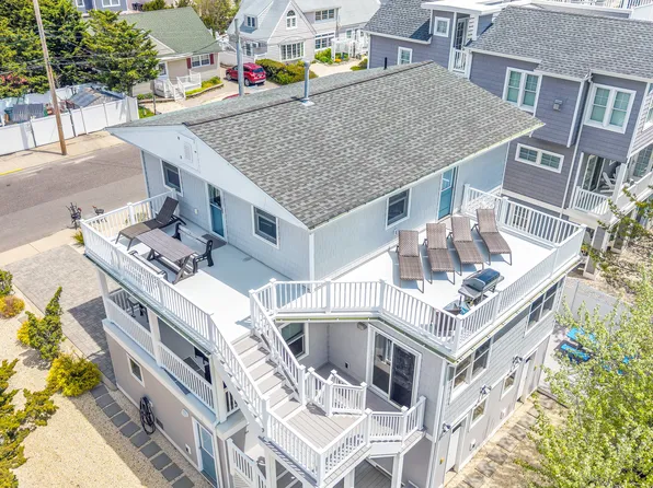 8 E 45th St, Brant Beach, NJ 08008
