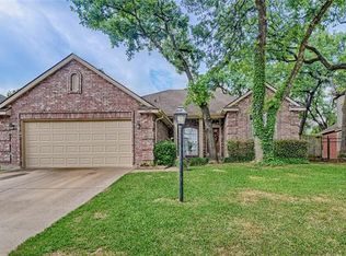 3526 Oak Bend Dr, Arlington, TX 76016