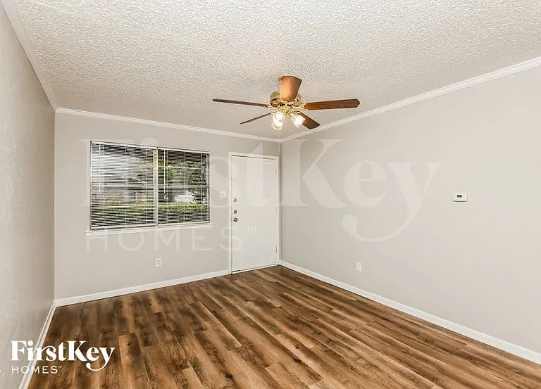244 E Malone Ave — Photo 4