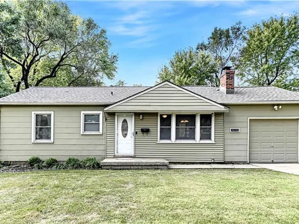 5709 W 70th Ter, Overland Park, KS 66204