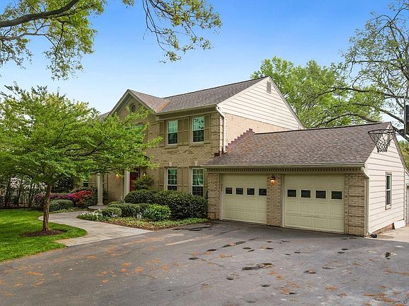 3rd image of 15009 Emory Ln