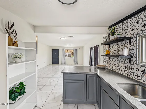 2418 E MOBILE Lane, Phoenix, AZ 85040