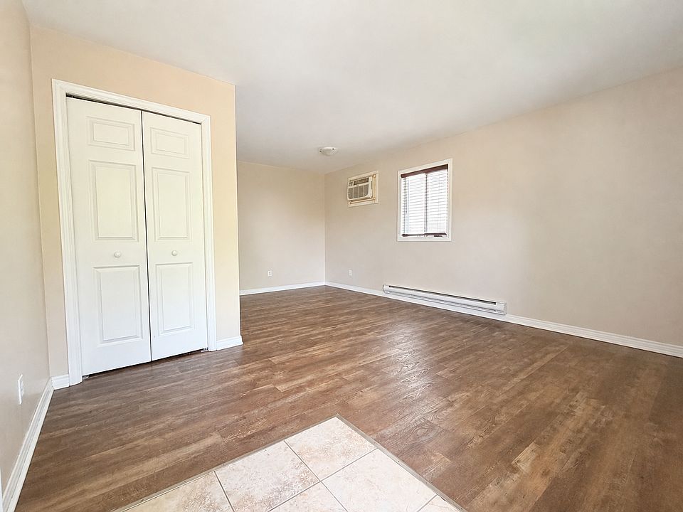 1st image of 429 Bruce Ave #1