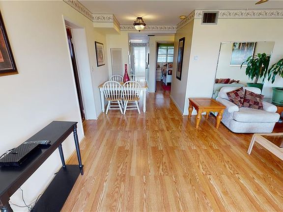 3rd image of 5940 21st St N APT 12