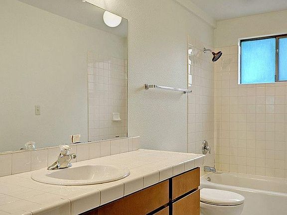 2nd image of 17730 NE 88th Pl
