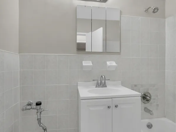 1200 East 53rd Street image 8 of 9