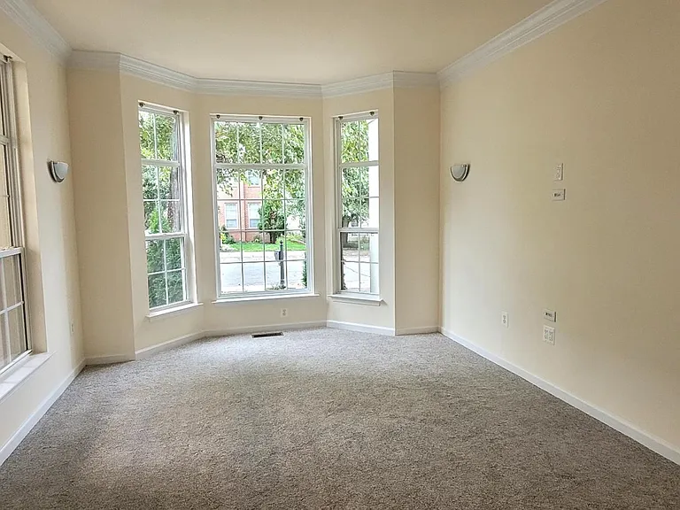 9492 Bankhead Dr — Photo 6