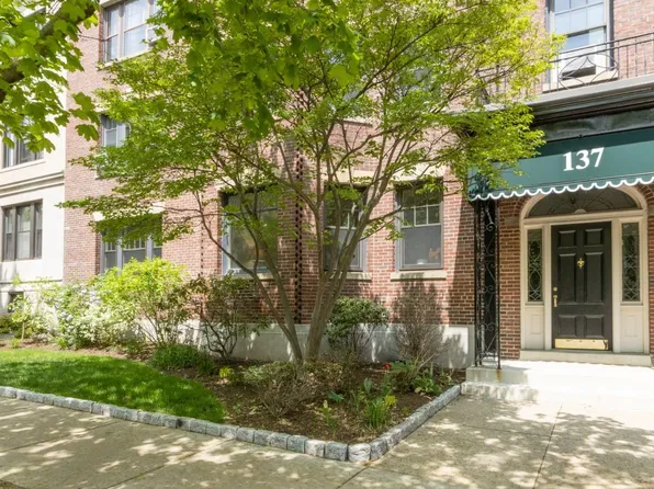 137 Freeman St APT 1, Brookline, MA 02446