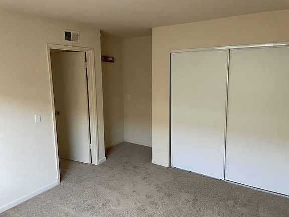 3rd image of 4142 Hamilton Ave #3