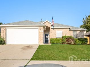 5004 Eastcreek Dr, Arlington, TX 76018