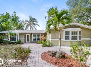 2139 Hyde Park Cir, Sarasota, FL 34239