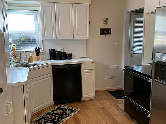 5th image of 9976 Flamingo St