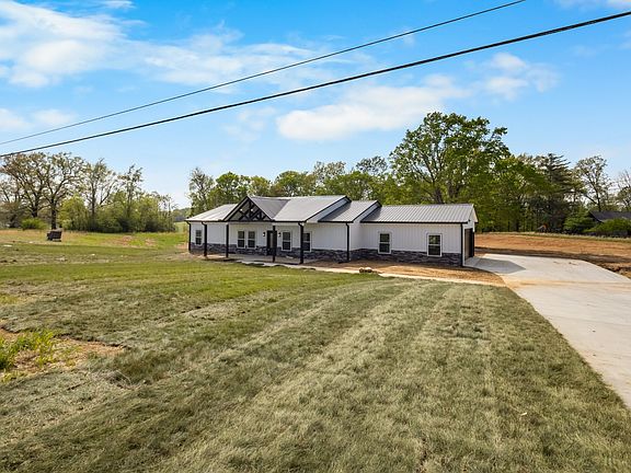 2nd image of 3940 Old Highway 48