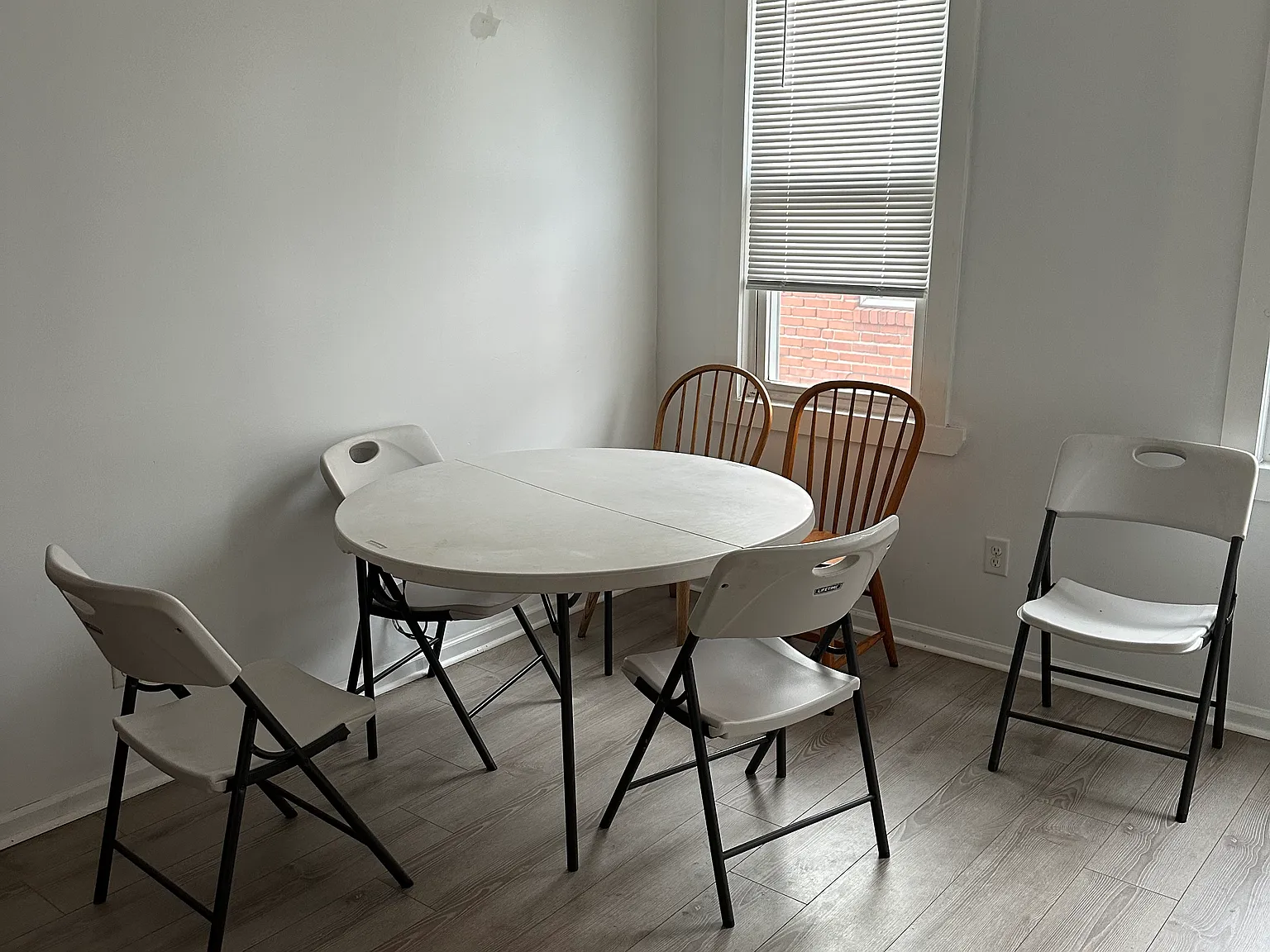 3 bed, 1560 sqft, $1,400 — Photo 3