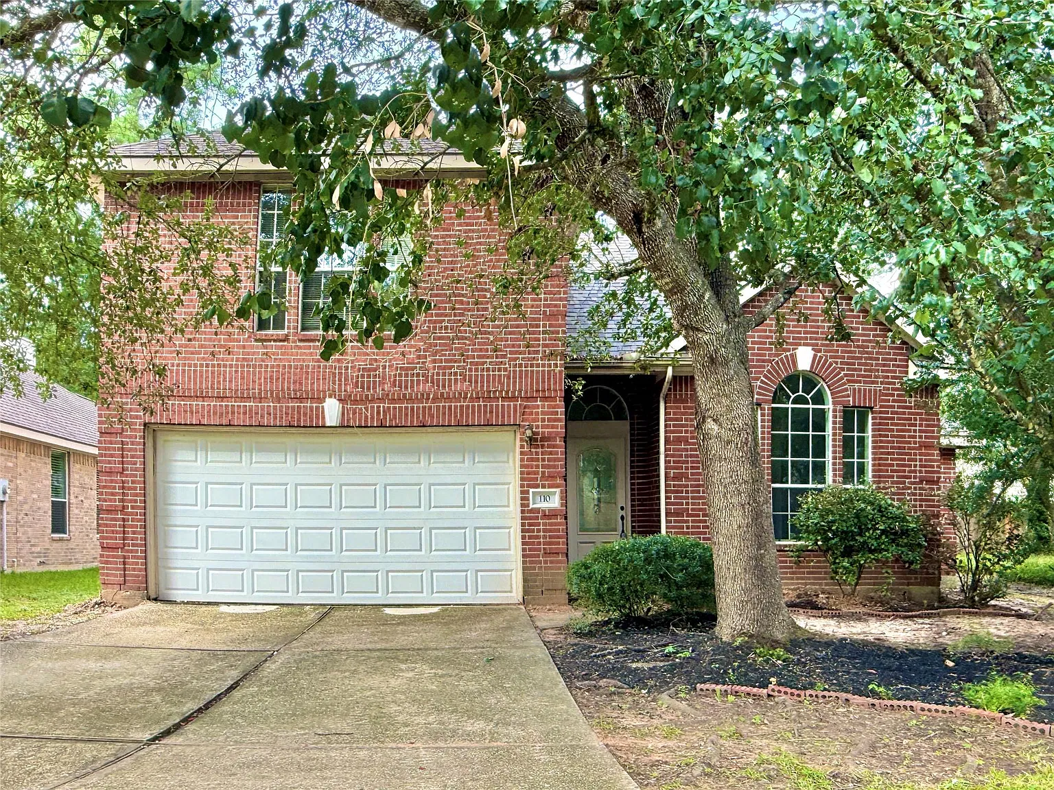 3 bed, 2.5 bath, 2338 sqft, $2,300 — Photo 1