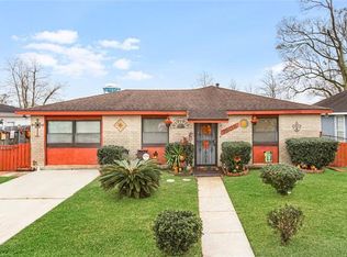 2505 Elizabeth Ct, Violet, LA 70092