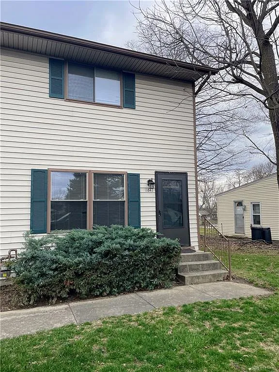 2 bed, 1.5 bath, $1,200 — Photo 1