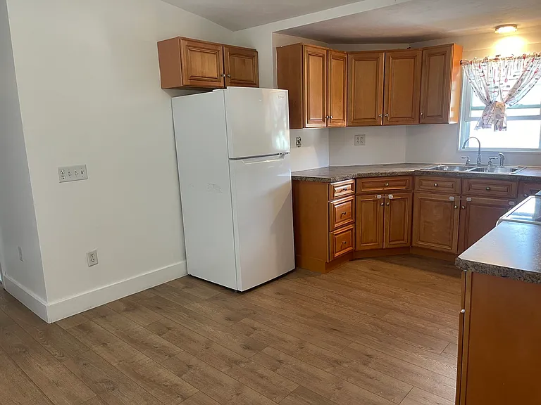 6 Clinton St #2 — Photo 5