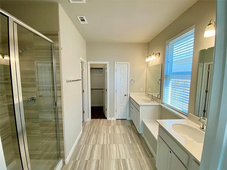 237 Michaelis Dr — Photo 12