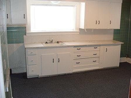 3rd image of 283 Wood St