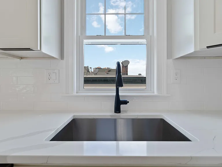 20 Alston St #20 — Photo 16