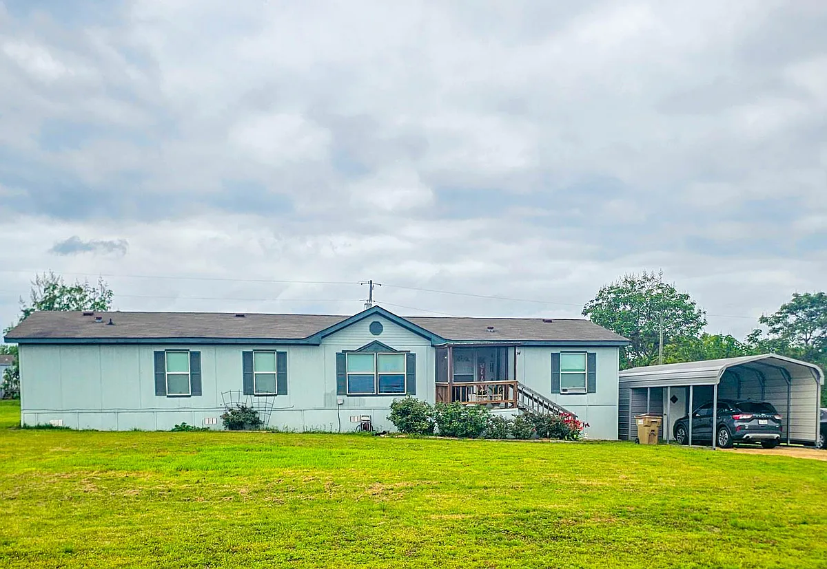 Building Photo - 83 Private Road 4357 #83