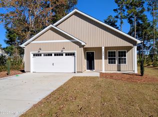196 Wildwood St NW, Shallotte, NC 28470