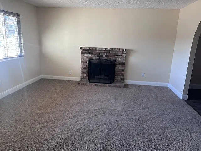 4 bed, 1370 sqft, $3,145 — Photo 3