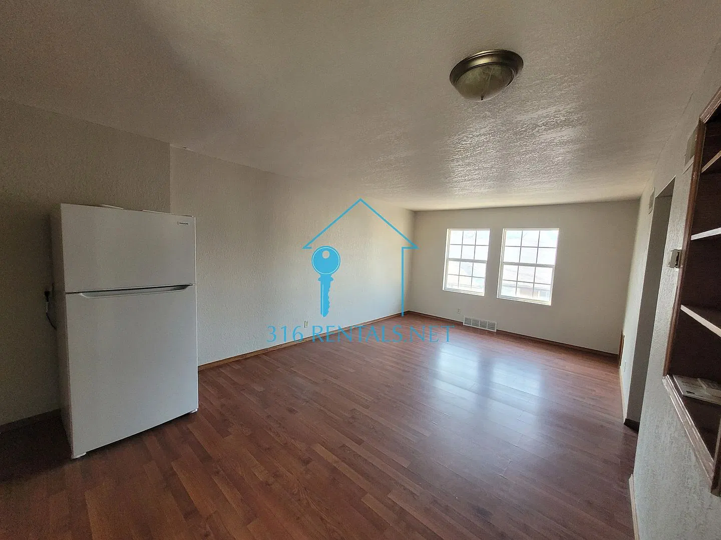 $595- STUDIO - multi-family home — Photo 4