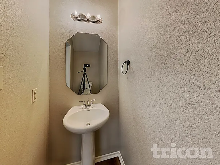 1216 Alder Tree Ln — Photo 17