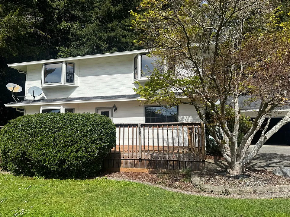 2097 & 2153 Wrigley Rd