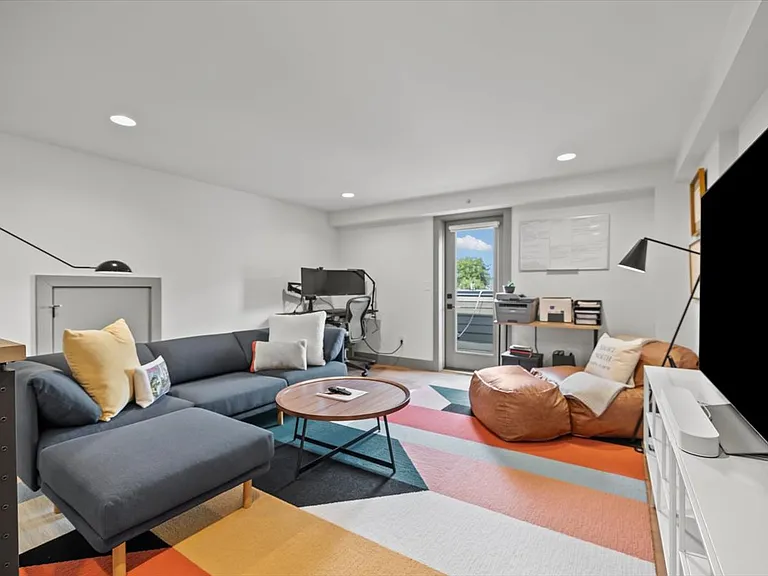 800 Highland St — Photo 17
