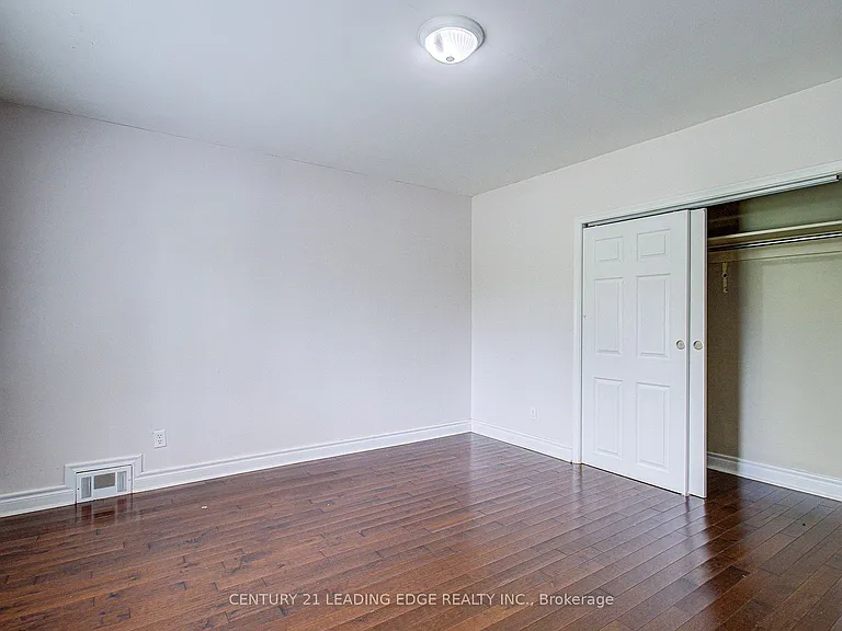 124 Haileybury Dr — Photo 24
