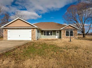 1809 Crown Rd, Herrin, IL 62948