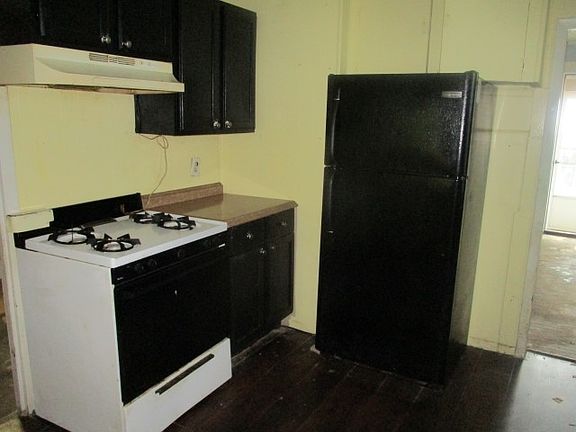 4th image of 23 Lancaster St