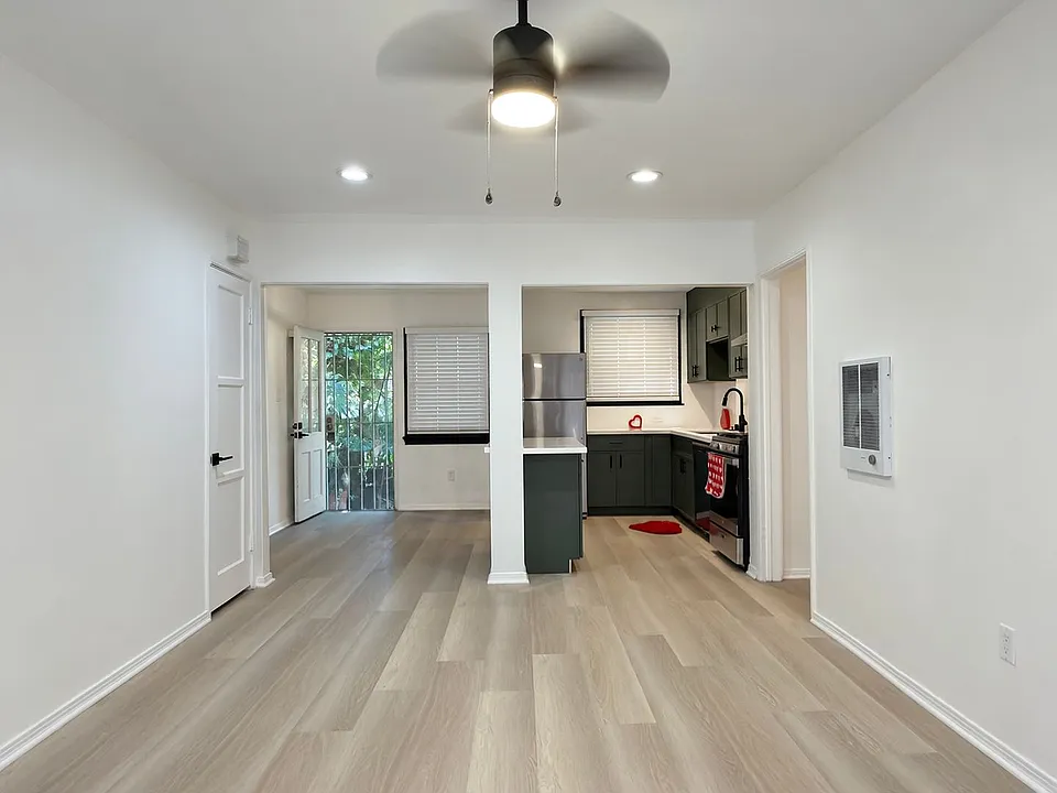 4446 Linden Ave